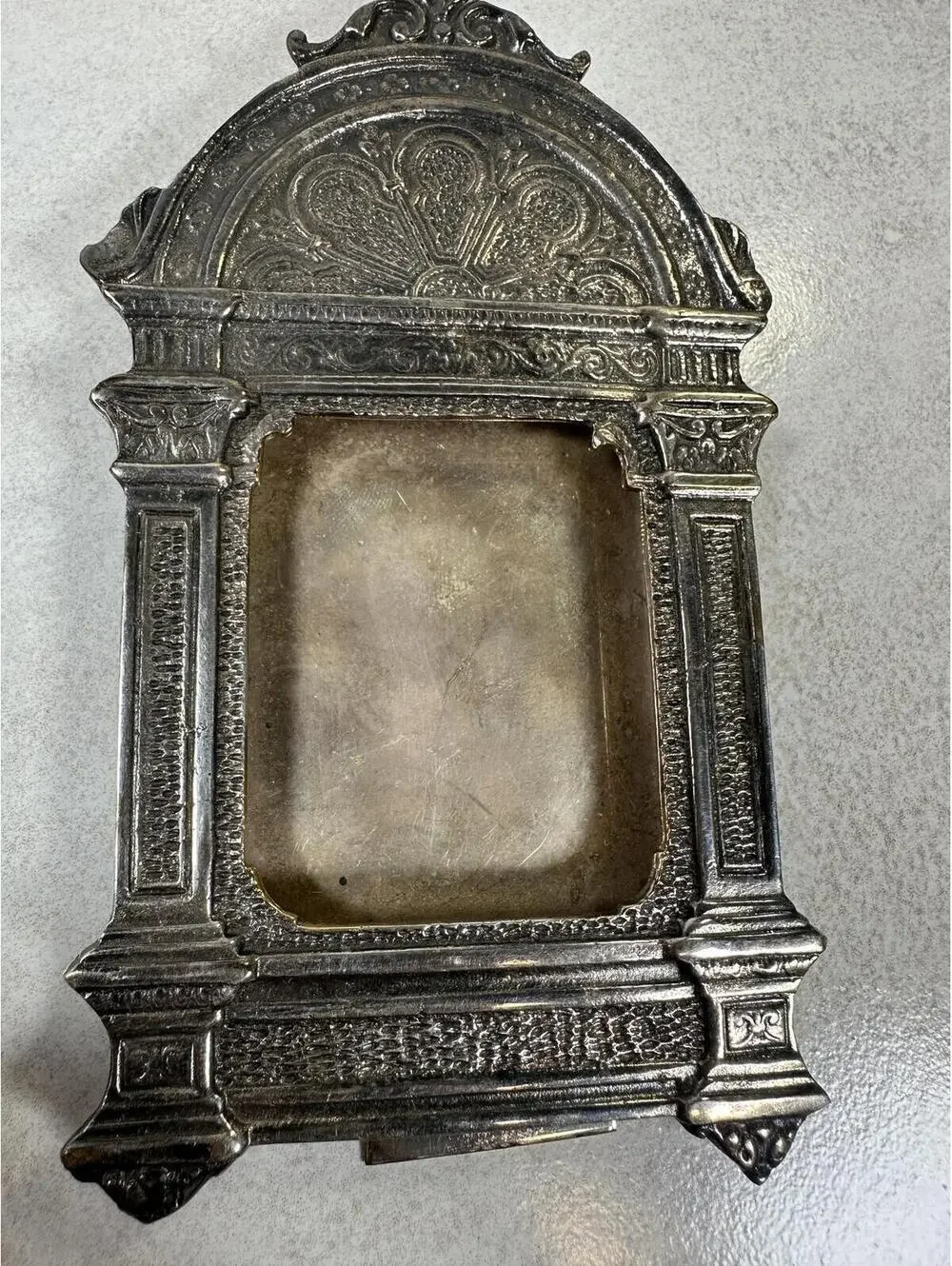 VTG Victorian Revival Silverplate Picture Frame Ornate Repoussé Easel Back